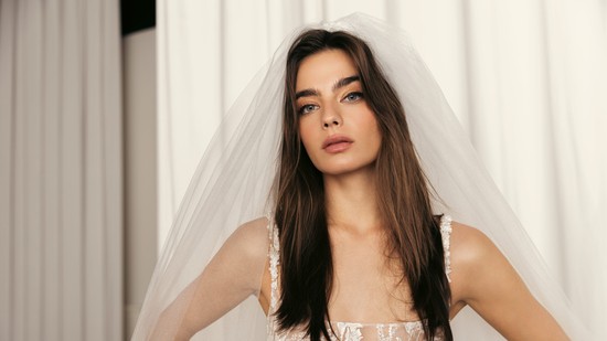 Még keresed a tökéletes menyasszonyi ruhát? A Daalarna legújabb kollekciójának darabjaitól azonnal esküdni támad kedved!