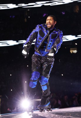 Usher az Off-White szettje nem maradhat le a stílusos celebek listájáról!