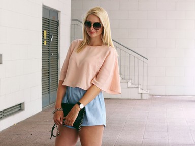 Cukorkaszínekbe öltözött Kitti