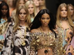 Ilyen még nem volt: házhoz jön a divat show