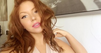 Tolvai Reni a szelfi-királynő!