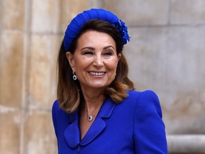 Katalin hercegné anyukája a királynét is túlragyogta, ezzel a ruhával érte el, hogy mindenki őt nézze