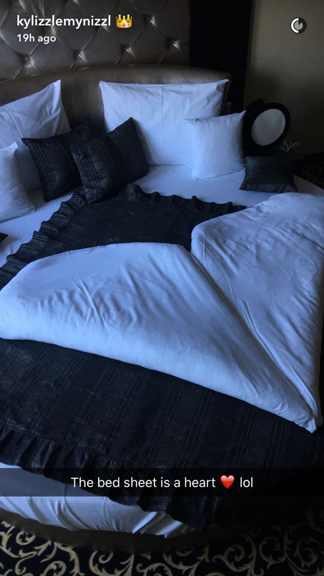 Balatoni stég, napraforgók - Kylie Jenner ezt látta Magyarországból