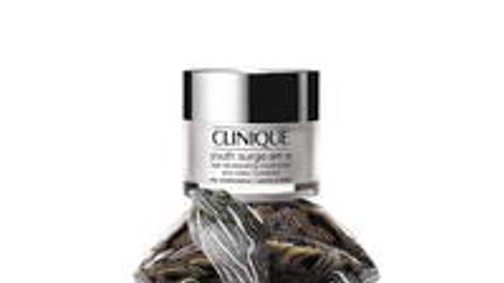 ÚJ CLINIQUE <br>YOUTH SURGE SPF 15<br>AGE DECELERATING MOISTURIZER