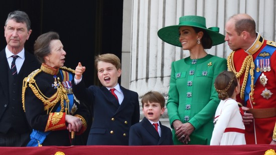 Ő a brit királyi család igáslova, és még csak észre sem vették őt évtizedekig