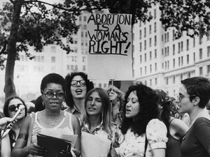 Mi a helyzet a női testi autonómiával egy olyan korban, amikor szigorítják az abortusztörvényeket?