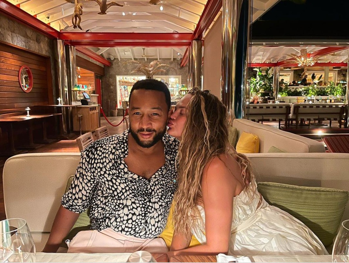 Chrissy Teigen és John Legend szerelme határokon átívelő.