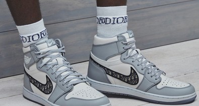Nem lehet eldönteni a Nike és a Dior közös cipőjéről, hogy menő-e vagy sem