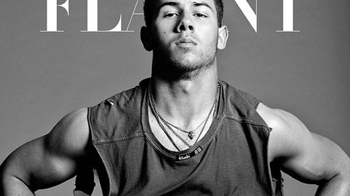 Nick Jonas magához nyúl a Flaunt magazinban