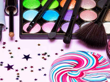 Horror! Borzalmas allergiás reakciót váltott ki egy kislányban ez a játéksmink