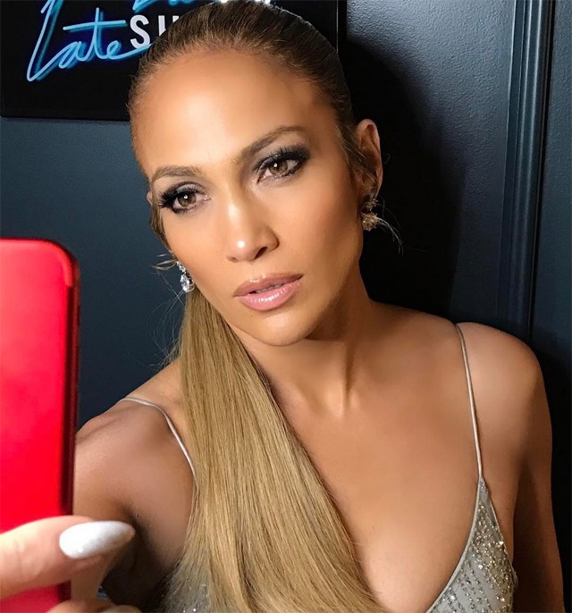 Jennifer Lopez szelfizik