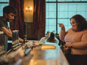 Pikáns üzeneteket küldeni, meglepni őt a munkahelyén - te érzed a határt, ha zaklatásról van szó?