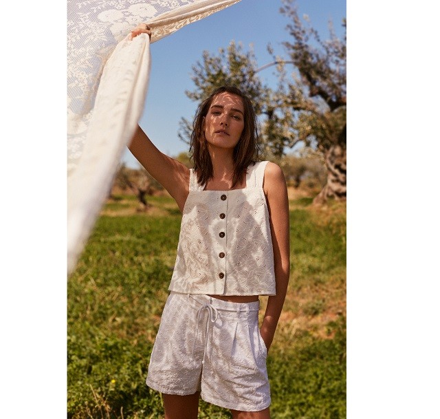 Vintage és kilencvenes évek: szuperelegáns, könnyű ruhákkal készül a Mango nyárra!