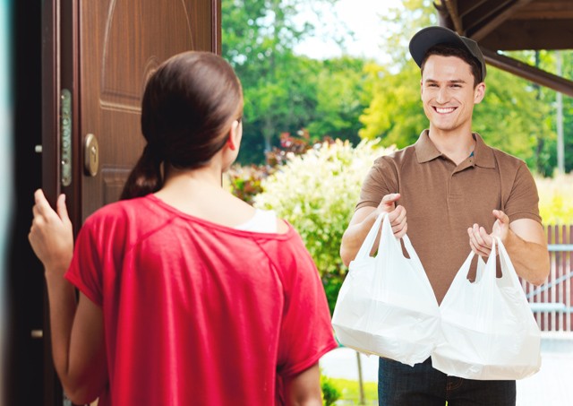 10 helyzet, amikor a férfiak azt hiszik, hogy flörtölni akarsz