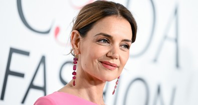Így néz ki smink nélkül Katie Holmes, váratlan videóval lepte meg követőit a színésznő