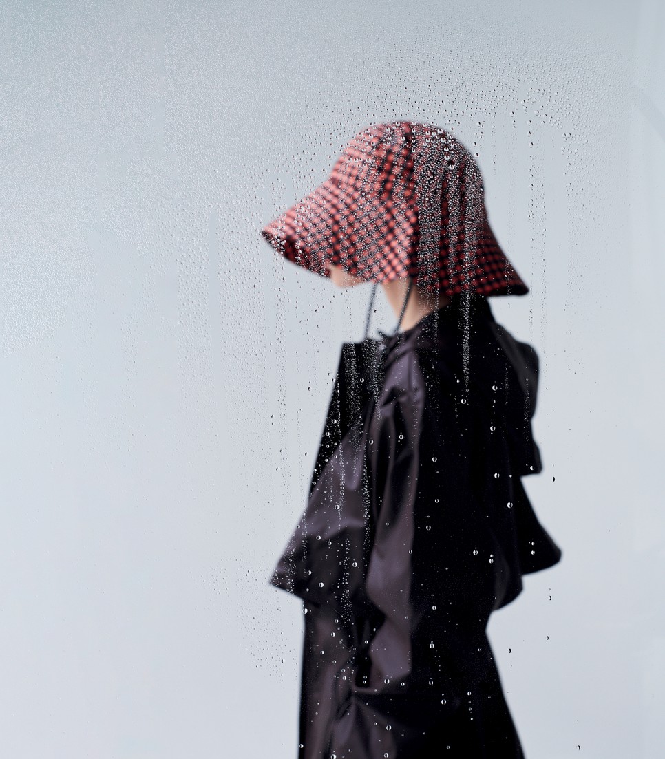 Ess, eső, ess! Élvezd a kedvenc esőkabátodban a zivatart