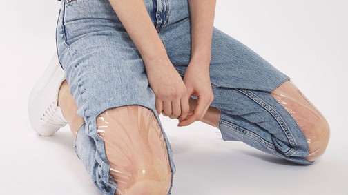 Hoppá! Íme az első sztár, aki felvette az internet legrondább nadrágját