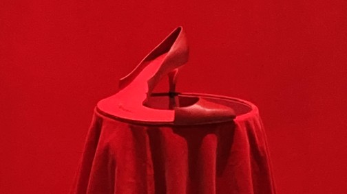 Csepely Adrienn írót lenyűgözik a cipők, és nem véletlenül