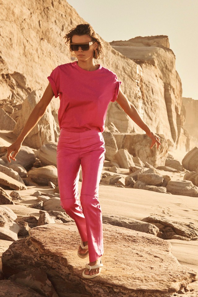 Szörfös, kúl, nyári darabokkal érkezik az új H&M Studio kollekció