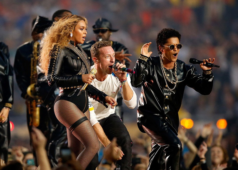 Coldplay, Beyoncé és Bruno Mars Super Bowl előadása a legnézettebb a YouTube-on