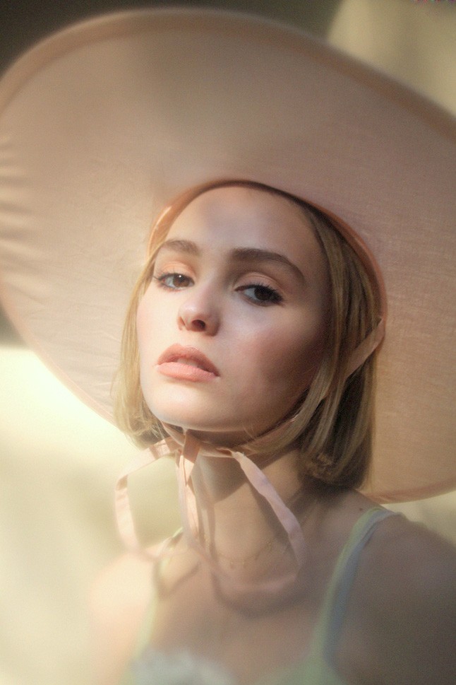 Johnny Depp 15 éves lánya modellbabérokra tör