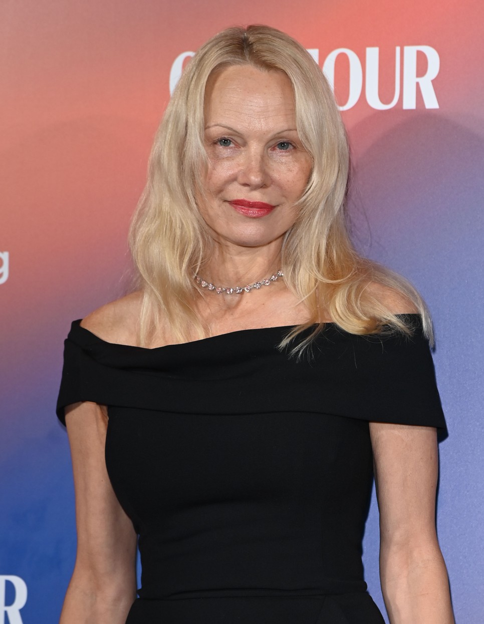 Pamela Anderson nem az elvárásoknak megfelelően öregszik, és ez nagyon fontos lépés a részéről