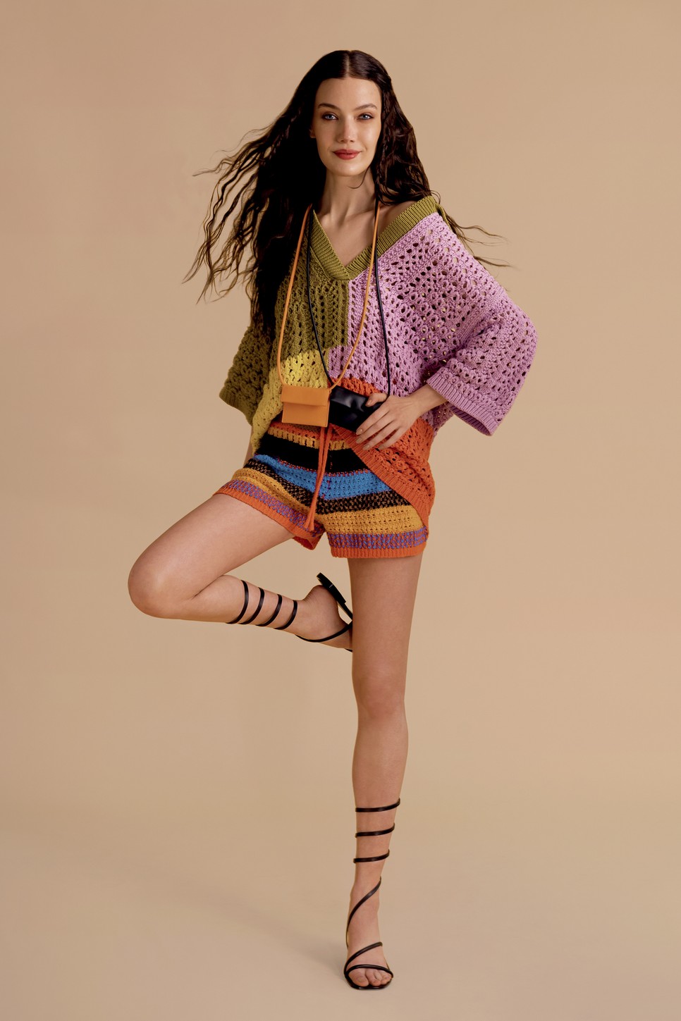 Pulóver és saru ZARA 10 995 Ft, 12 995 Ft | Sort RESERVED 7995 Ft | Minitáska COS 11 000 Ft/db