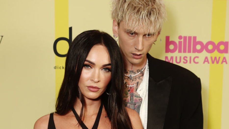 Megan Fox mindent megmutató Kim Kardashian-féle ruhában tér vissza a vörös szőnyegre