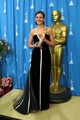 Julia Roberts 2001-ben egy fekete-fehér Valentino estélyiben vette át az Oscar-díját. 