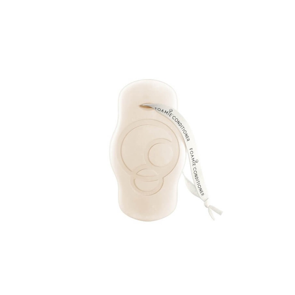 Szilárd balzsam töredezett hajra FOAMIE (Shake Your Coconuts) 1520 Ft