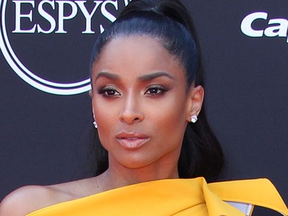 Ciara egy igazán gyönyörű oroszlánlány volt a vörös szőnyegen