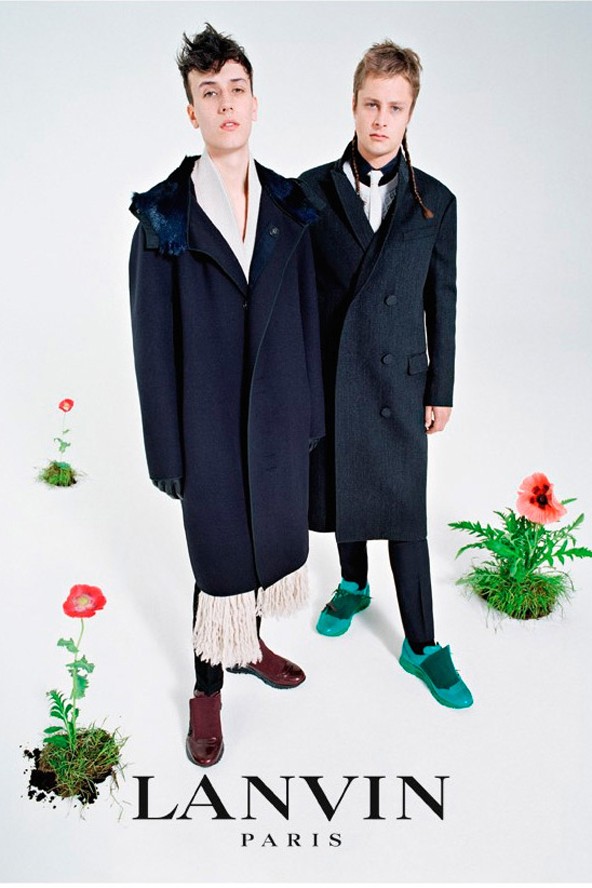 Edie Campbell a családban marad