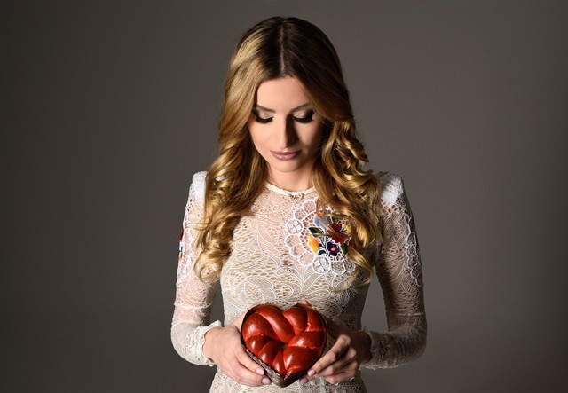 A Kuglófoslányról álomszép Valentin-napi fotósorozat készült