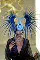 A 2000-es Philip Treacy Haute Couture divatbemutató egyik legszebb darabját Naomi Campbell viselte a kifutón