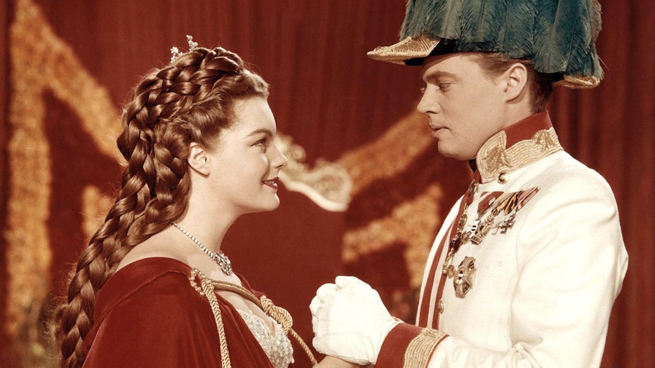 Romy Schneider neve örökre összeforrt a Sisi-filmekkel, de karrierje jóval túlmutatott az idealizált királylány szerepén