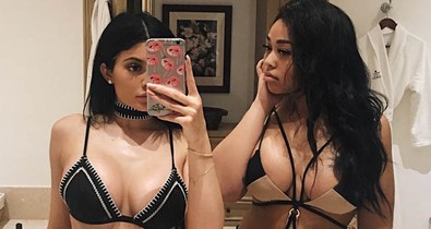 1 nap alatt 2 magyarországnyi ember lelkesedett Kylie Jenner bikinis pózolásáért