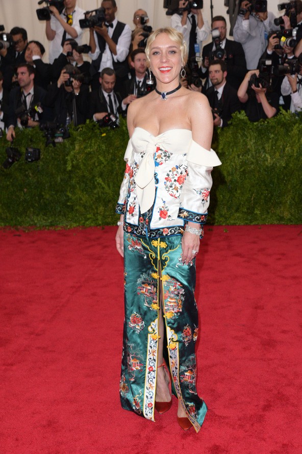 Chloe Sevigny JW Anderson összeállításban.