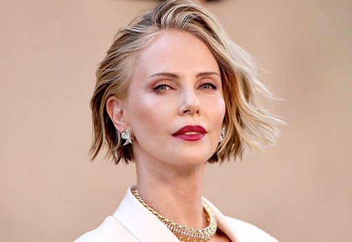 Rá sem ismerni: képeken Charlize Theron elképesztő átalakulása az elmúlt 25 évben