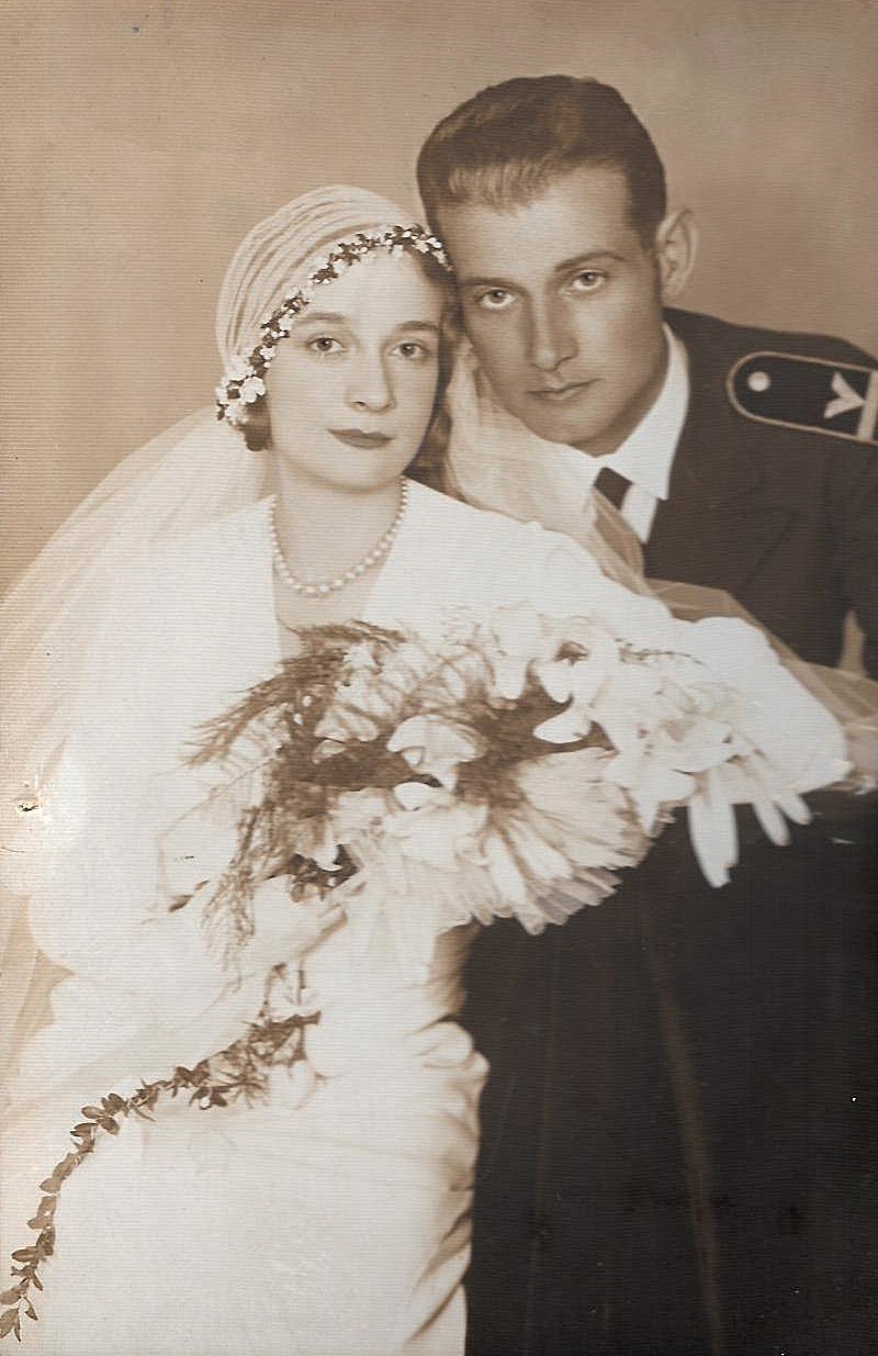 A Magyar Menyasszony kiállítás kurátora Simonovics Ildikó