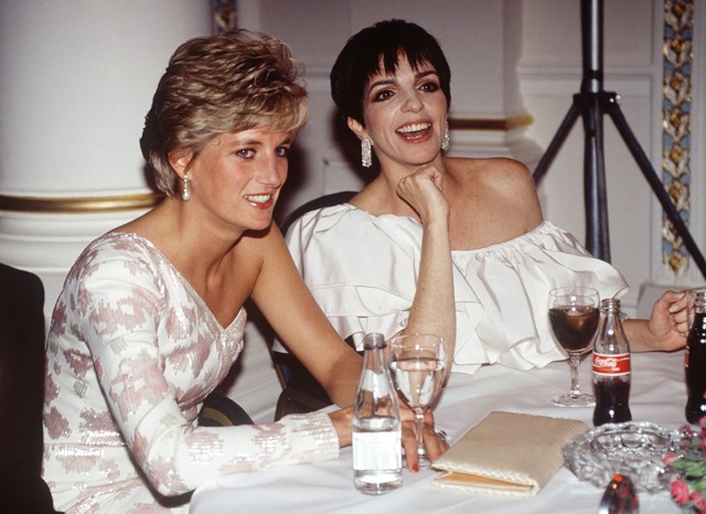 Pompás estét töltöttek együtt Liza Minellivel