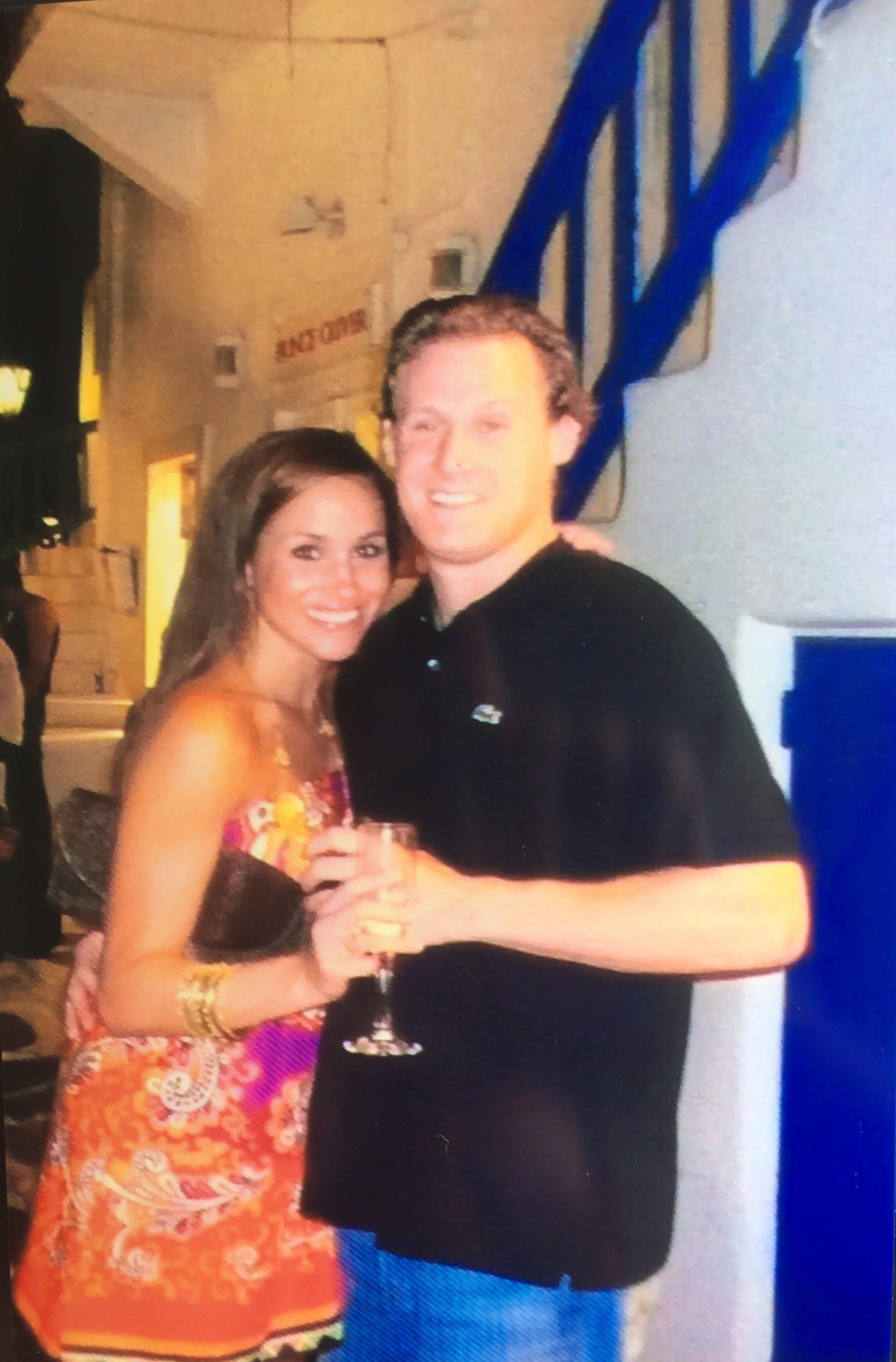 Tudtad, hogy Meghan nem Harry hercegnek mondta ki először a boldogító igent? 2004-től alkotott egy párt Trevor Engelson színész-producerrel, akivel 2011-ben összeházasodtak, majd 2013-ban elváltak. Ez a kép 2007-ben, a görögországi nyaralásukon készült róluk. 