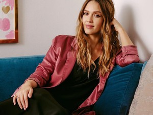 Jessica Alba kislánya kiköpött édesanyja!