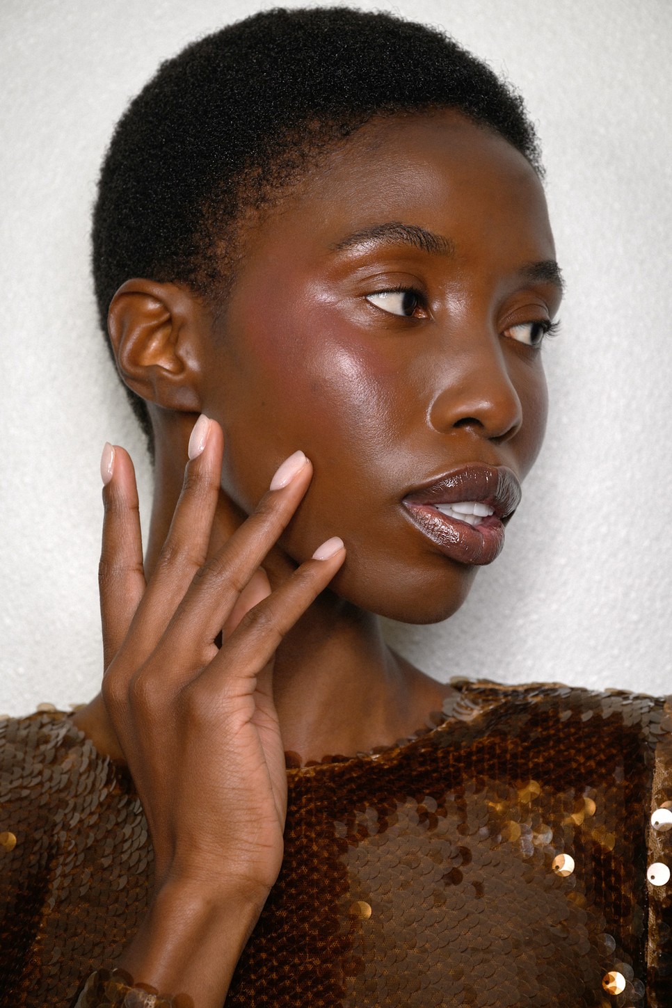 Ha valami tényleg sosem megy ki a divatból, akkor az a halvány rózsaszín, amely a maga egyszerűségében nagyon okos, ápolt és elegáns megoldás