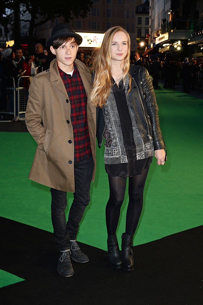 Tom Holland és Elle Lotherington csupán egyetlen nyilvános eseményen jelentek meg együtt. 2015-ben, Ed Sheeran koncertfilmjének londoni világpremierjén csípték el őket a fotósok.