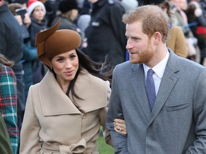 Háborognak a kommentelők Harry herceg és Meghan Markle karácsonyi üdvözlőlapján: egy nagyon fontos dolog hiányzik róla