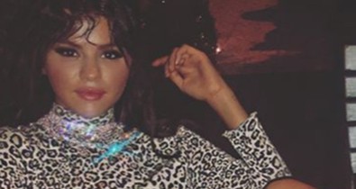 Selena Gomez olyan olcsó topban volt, hogy mindenki megőrült tőle