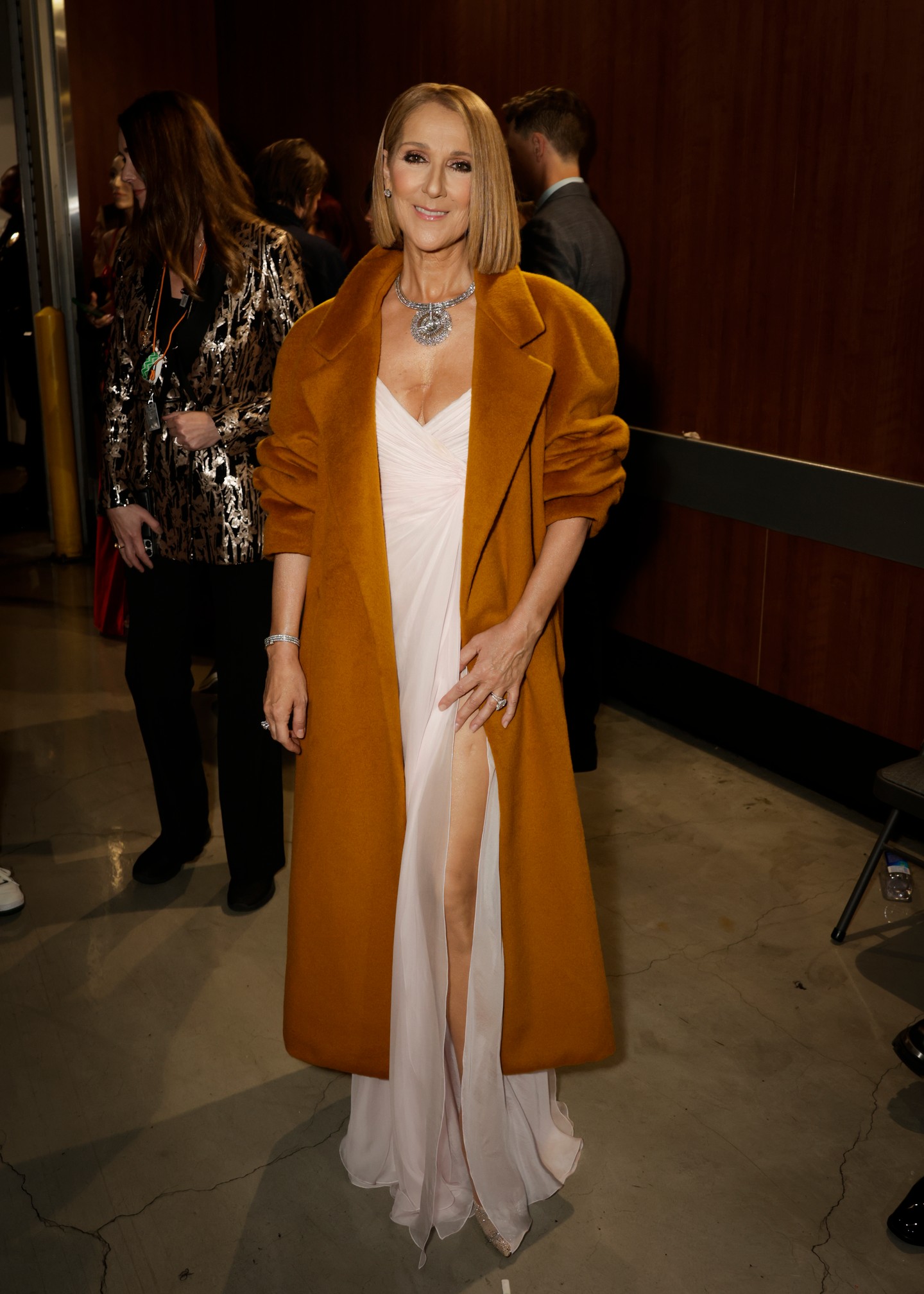Celine Dion, Valentino Haute Couture kabát és ruha