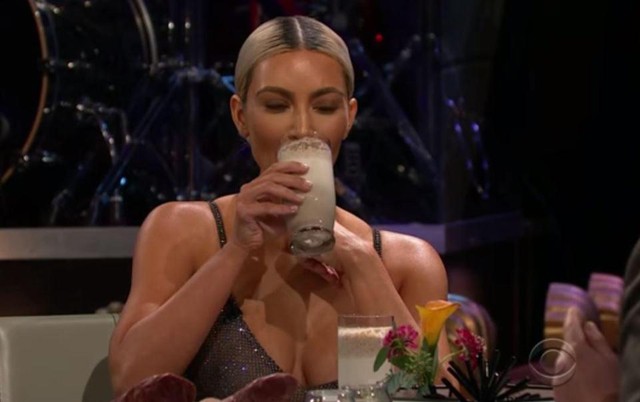 Kim Kardashian szardínia smoothie-t ivott, hogy ne kelljen testvérei várandósságáról beszélnie!