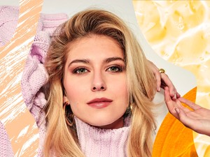 A C-vitamintól ragyog Puskás-Dallos Bogi arcbőre: az énekesnő bőrápolási rutinjáról mesélt nekünk