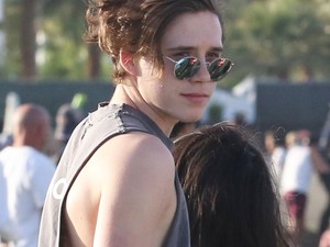 Brooklyn Beckham sztárszínésznővel jár!